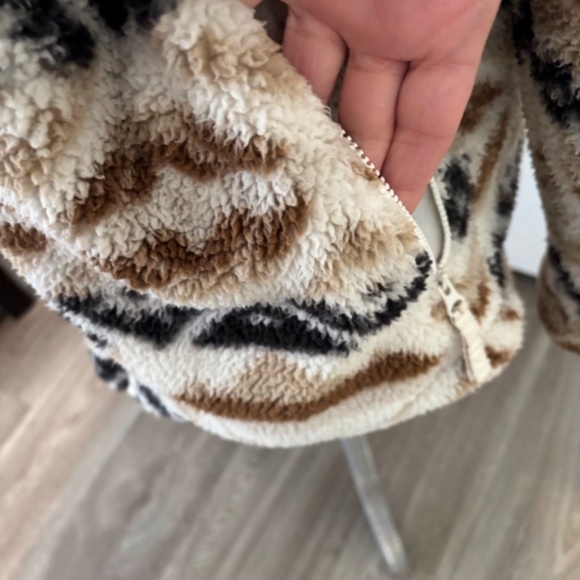 COLUMBIA WARM JACKET NICE STYLE SIZE LARGE - Picture 4 of 16